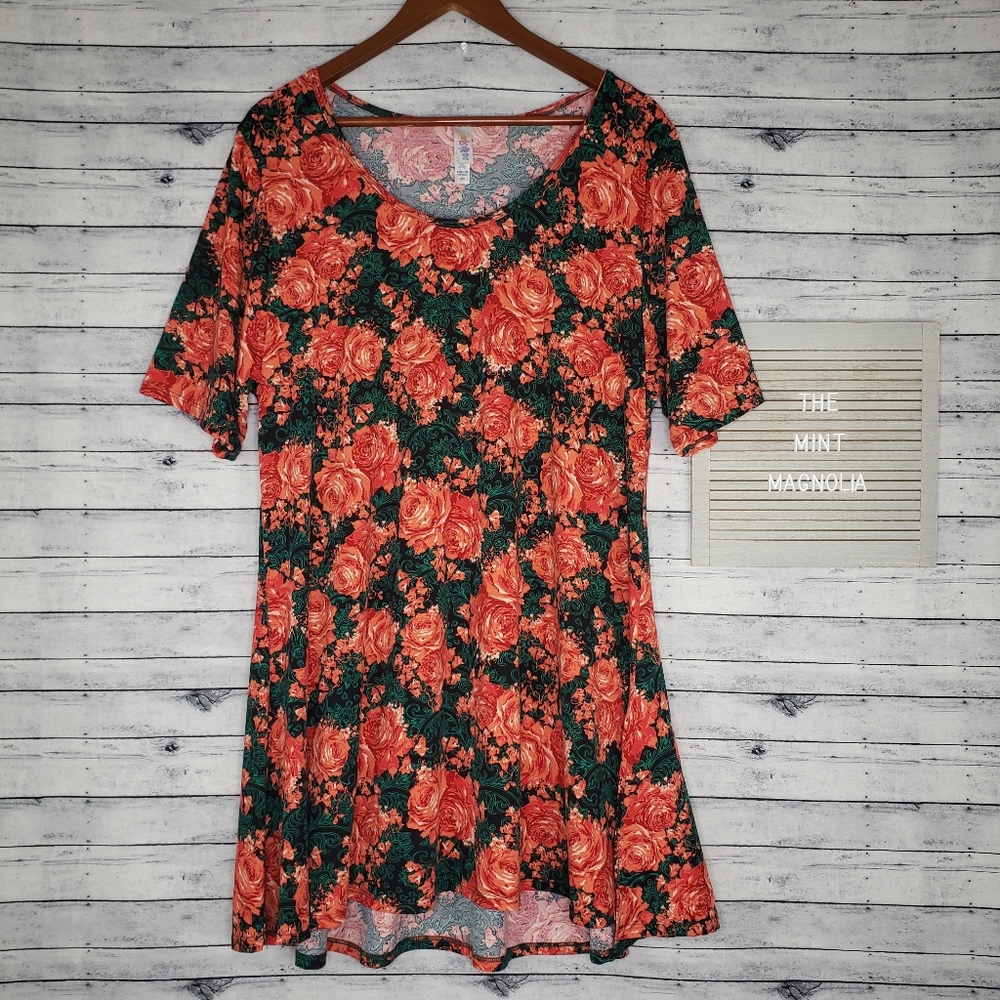 LuLaRoe Romantic Red Rose Tunic Tee